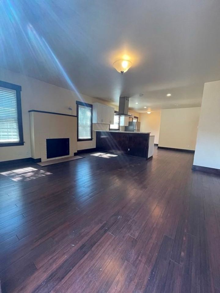 1040 N Eldorado Ave - Photo 2 of 17