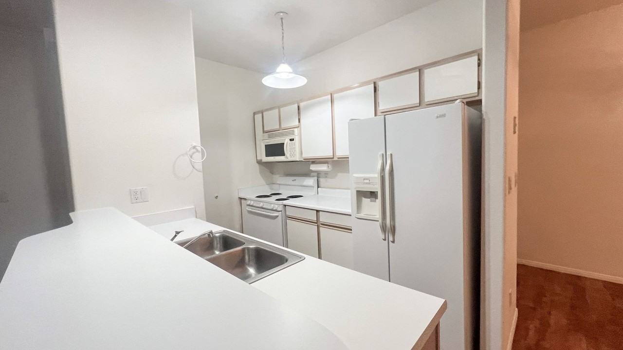 985 E Mingus Ave #311 - Photo 2 of 26