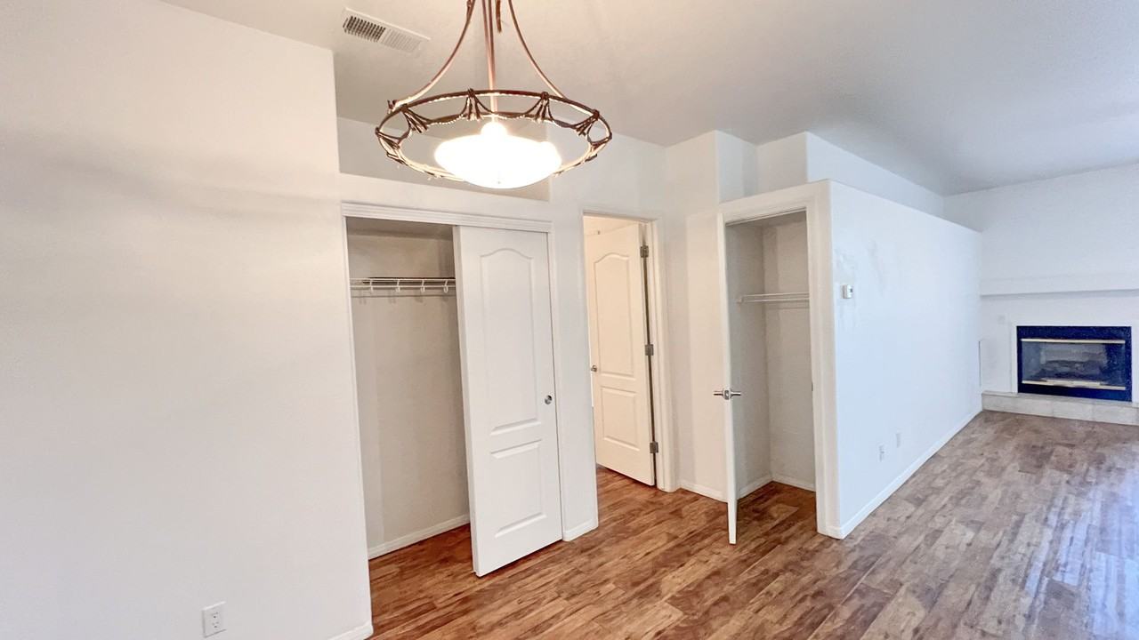 985 E Mingus Ave #311 - Photo 4 of 26