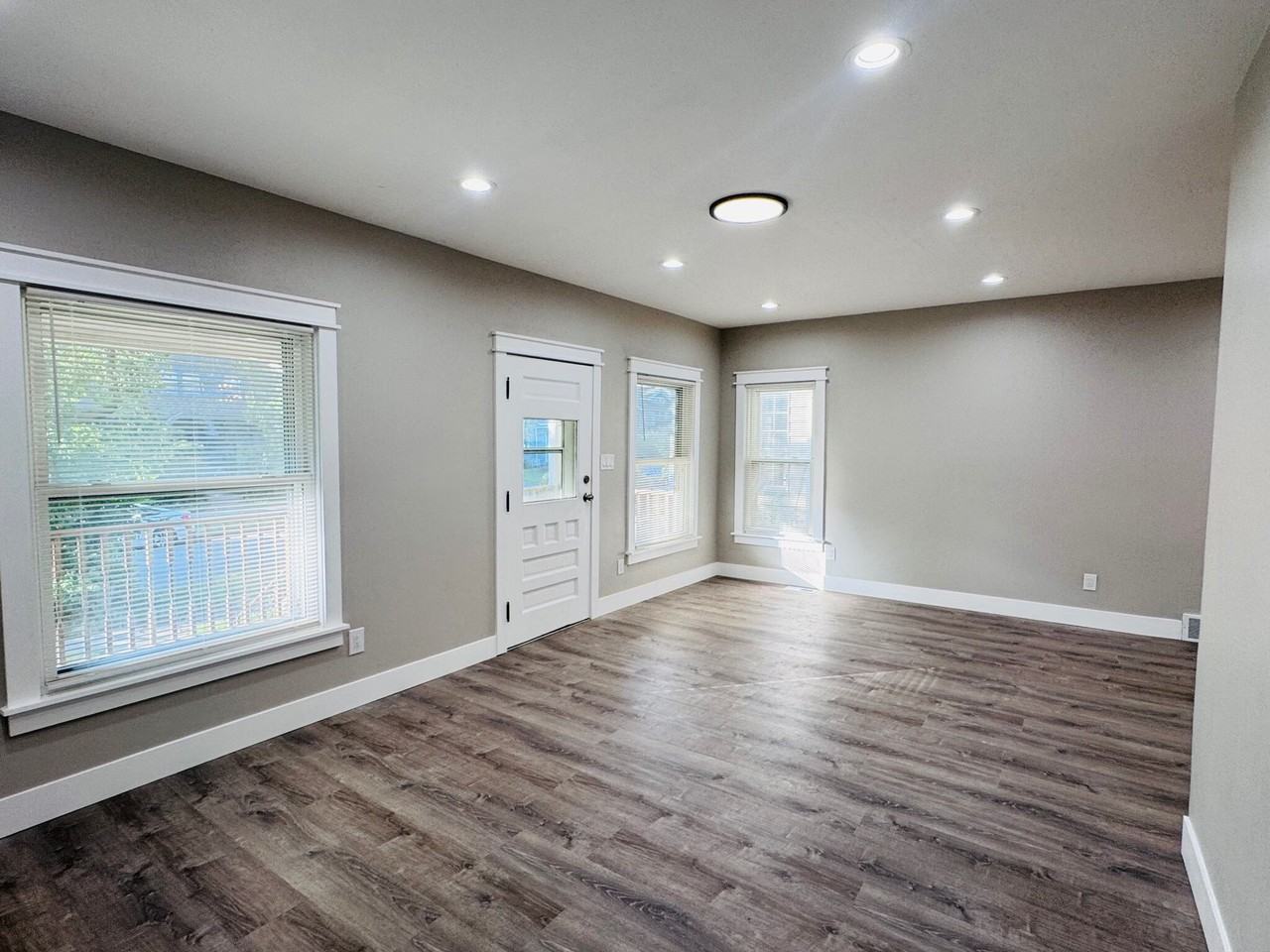 9809 Baltic Road - Photo 3 of 30