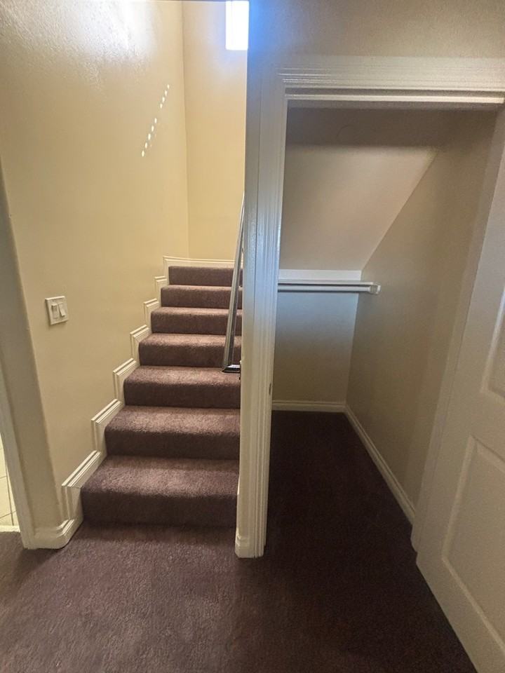 715 West 62nd Street - Photo 7 of 22