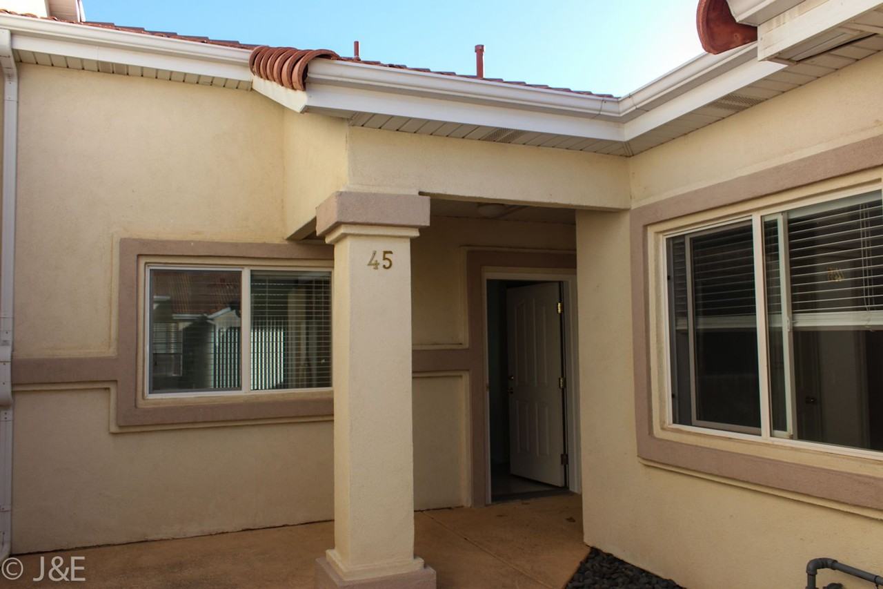 195 E Fiddlers Canyon Rd #45 - Photo 3 of 25