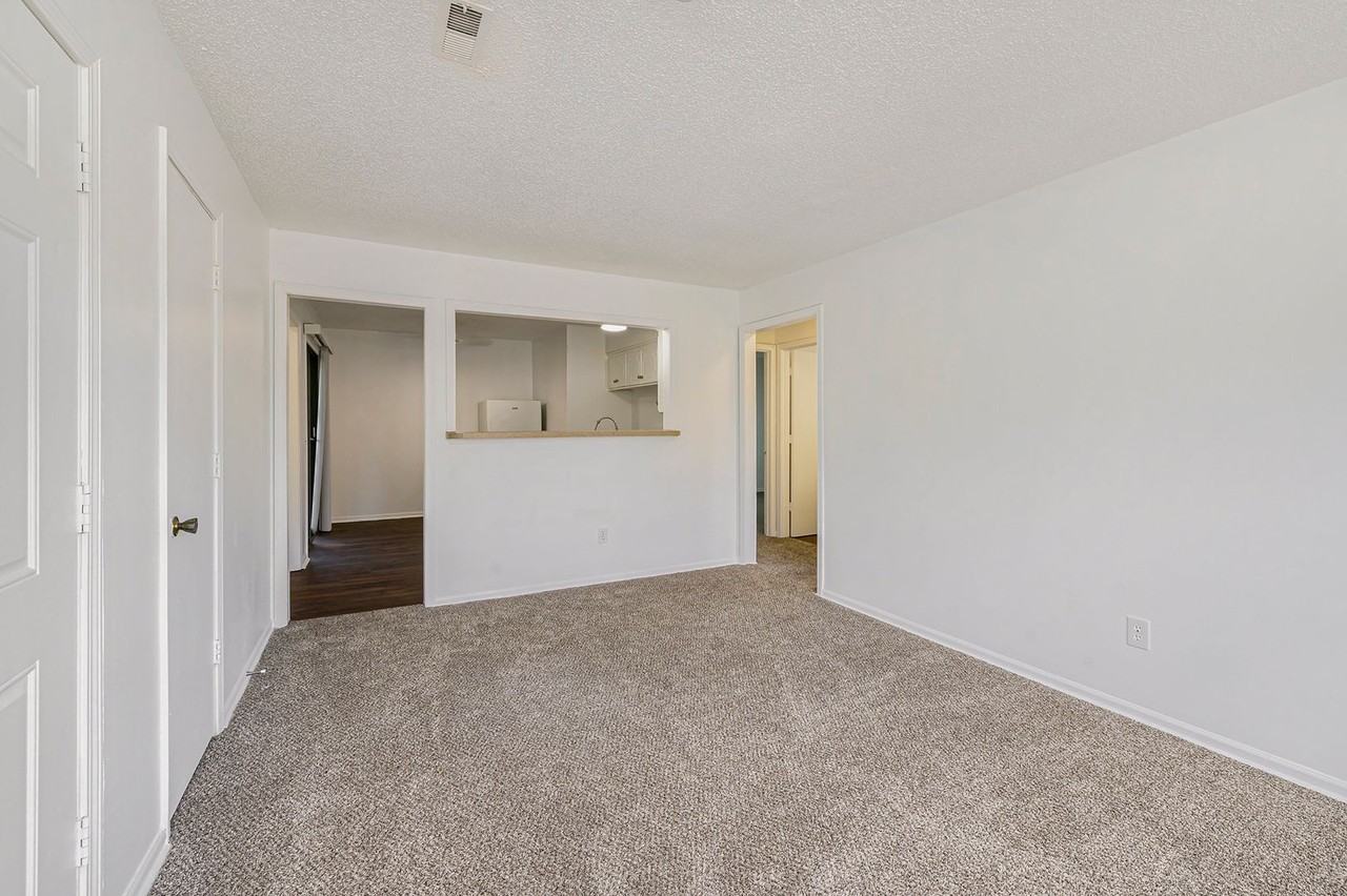 903 S Edgebrook Ln #C - Photo 2 of 16