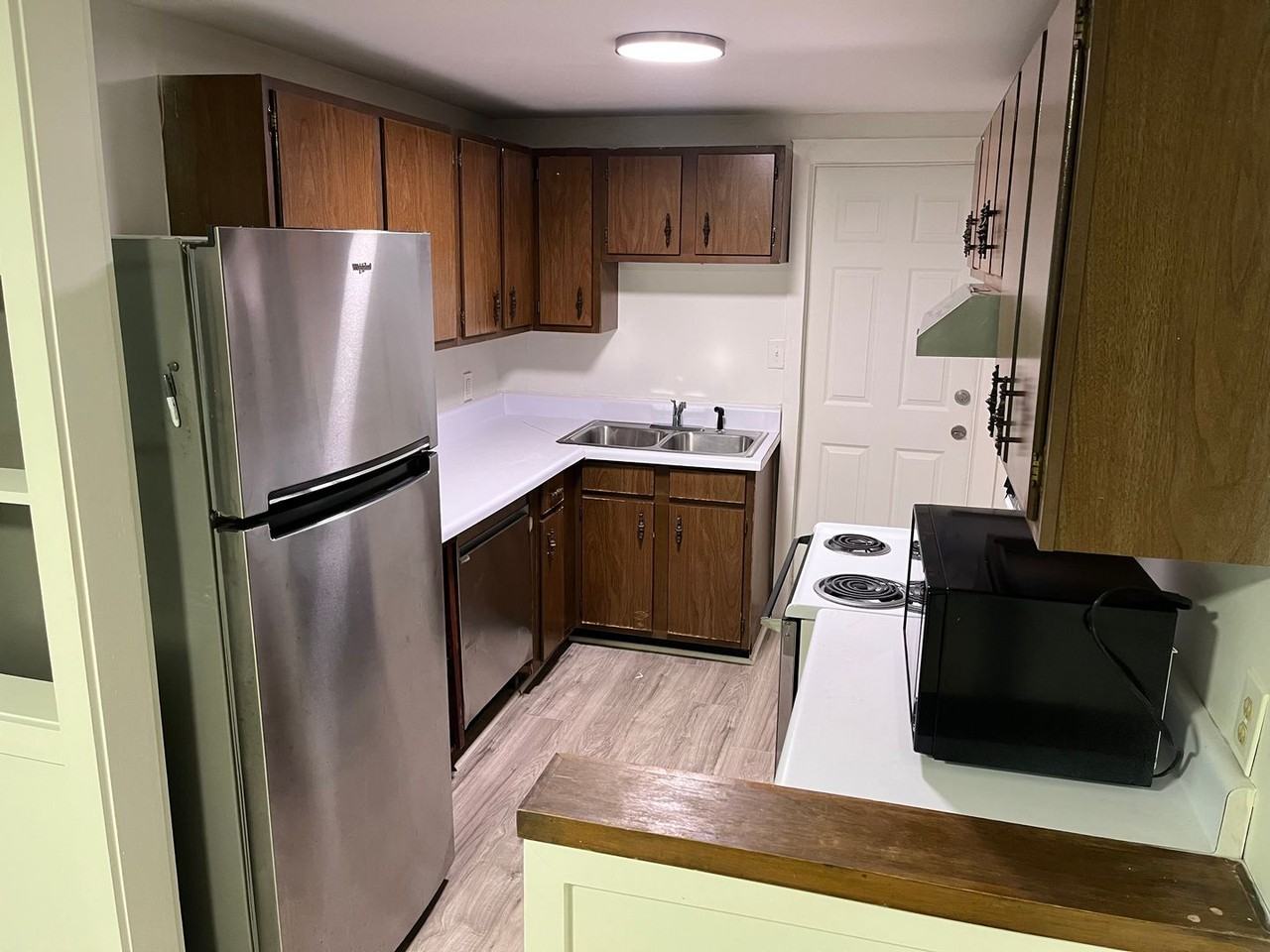 612 River Rouge Dr - Photo 3 of 10