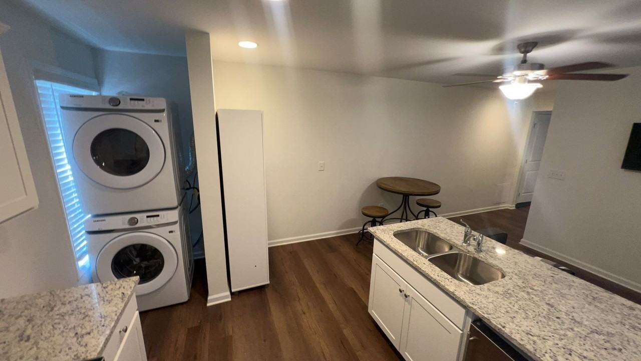 200 Edgewood Ave - Photo 3 of 8