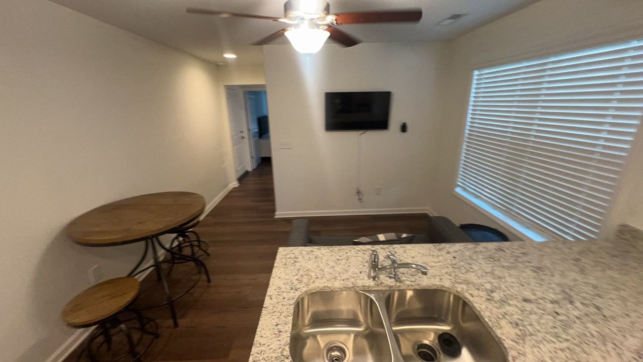 200 Edgewood Ave - Photo 4 of 8