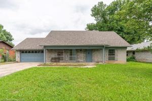 featured image of 4211 Royal Oak Dr
