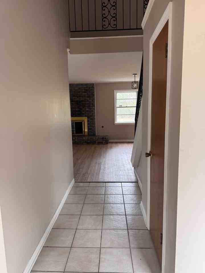 4211 Royal Oak Dr - Photo 3 of 14