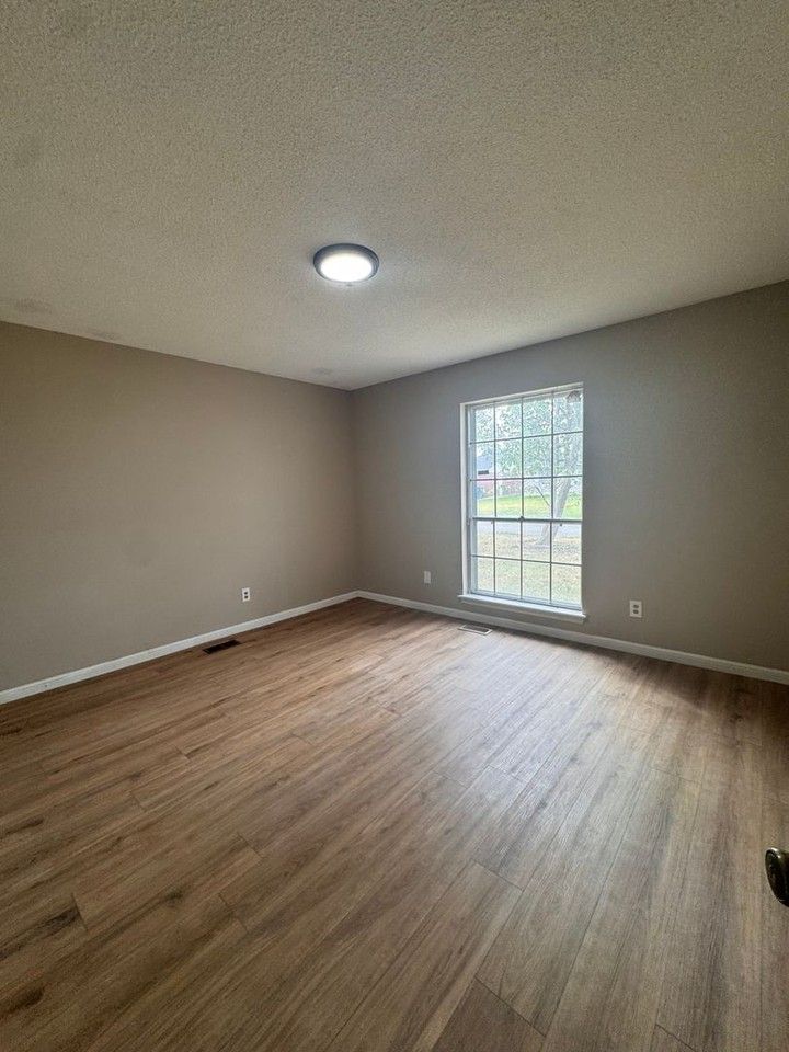 4211 Royal Oak Dr - Photo 7 of 14