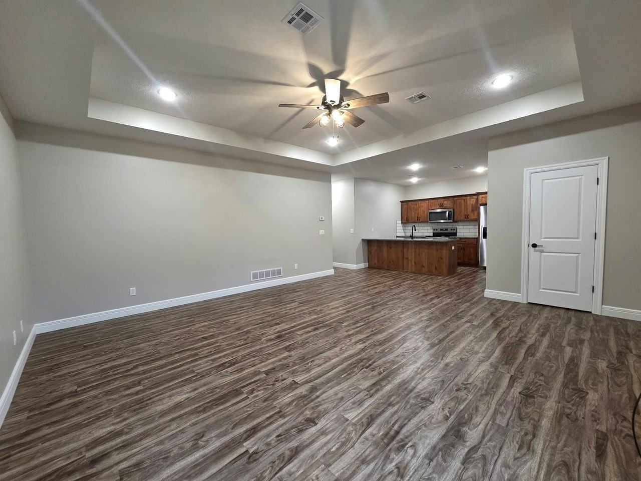 1630 Kenneth Dr - Photo 3 of 29