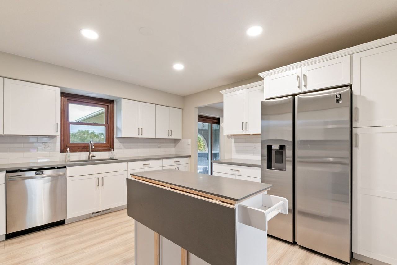 413 Camino Del Mundo - Photo 4 of 30