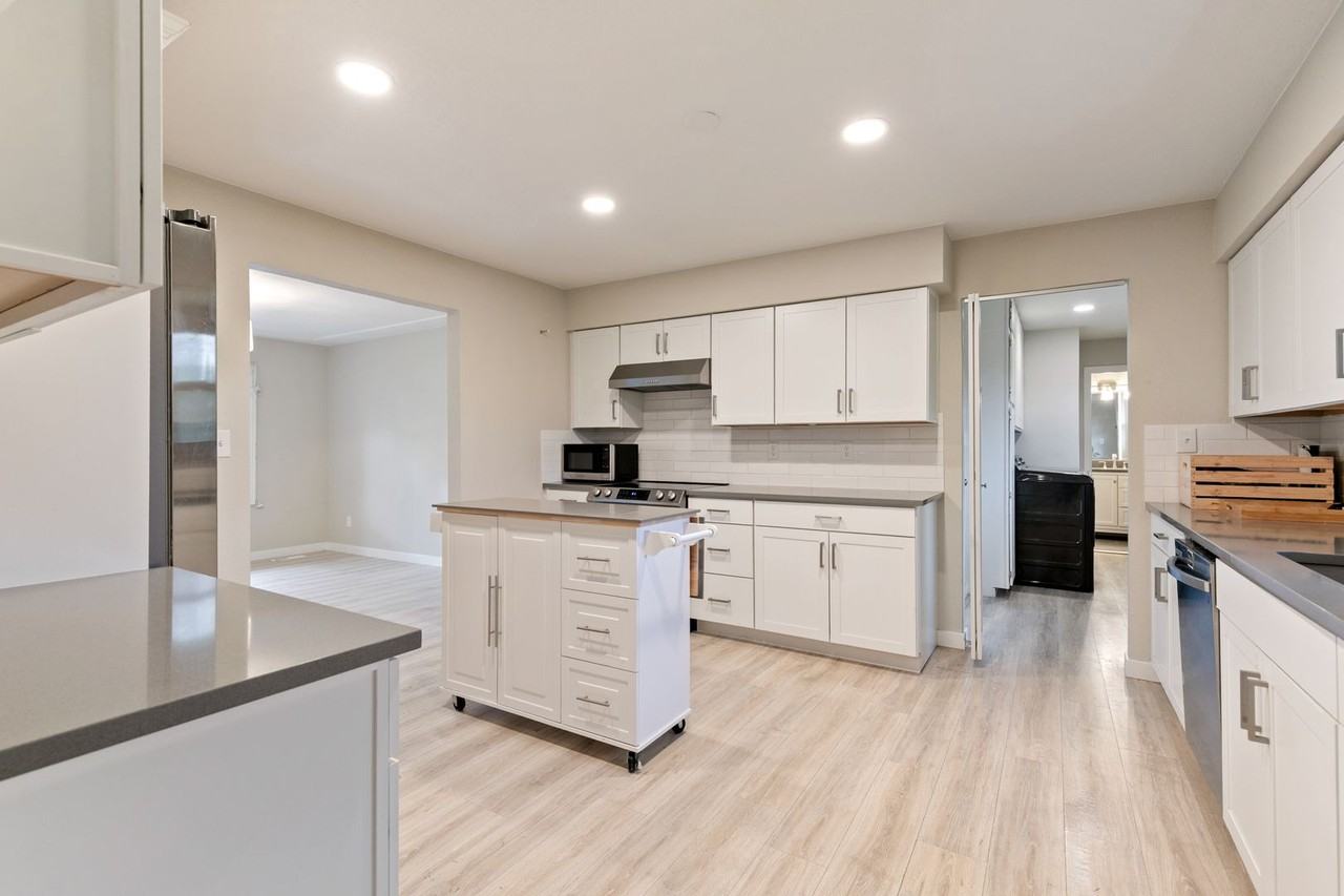 413 Camino Del Mundo - Photo 6 of 30