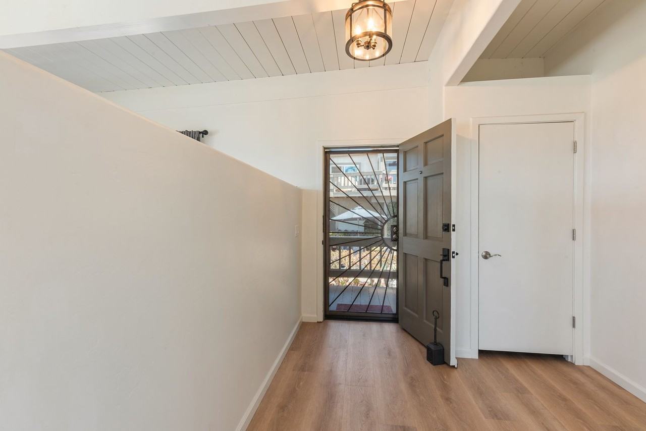 4527 Coronado Ave - Photo 7 of 32