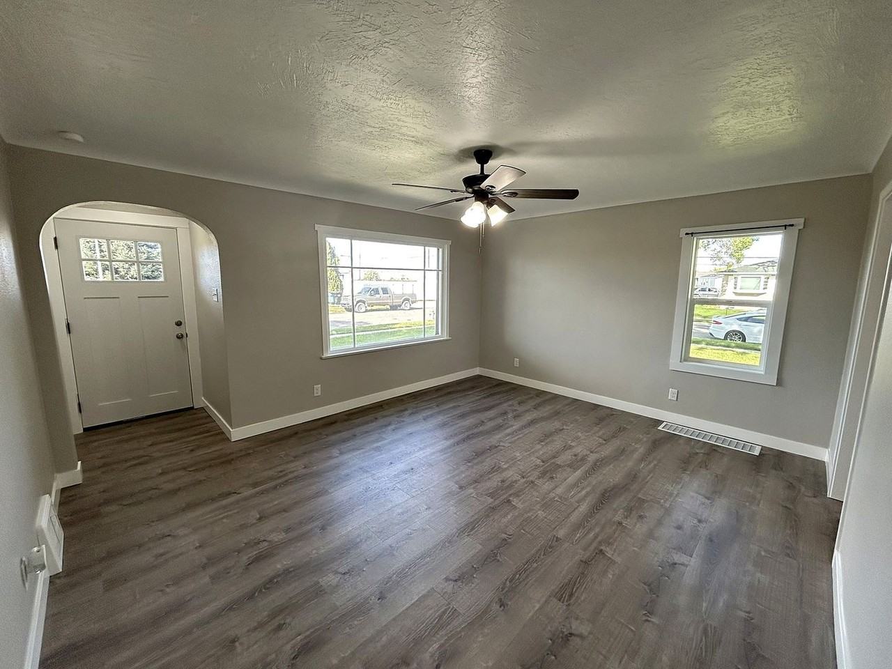 12 Macarthur Ave - Photo 3 of 13