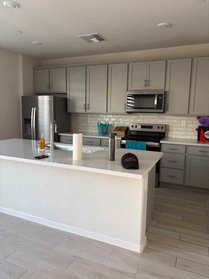 3135 Tinsley St - Photo 2 of 20