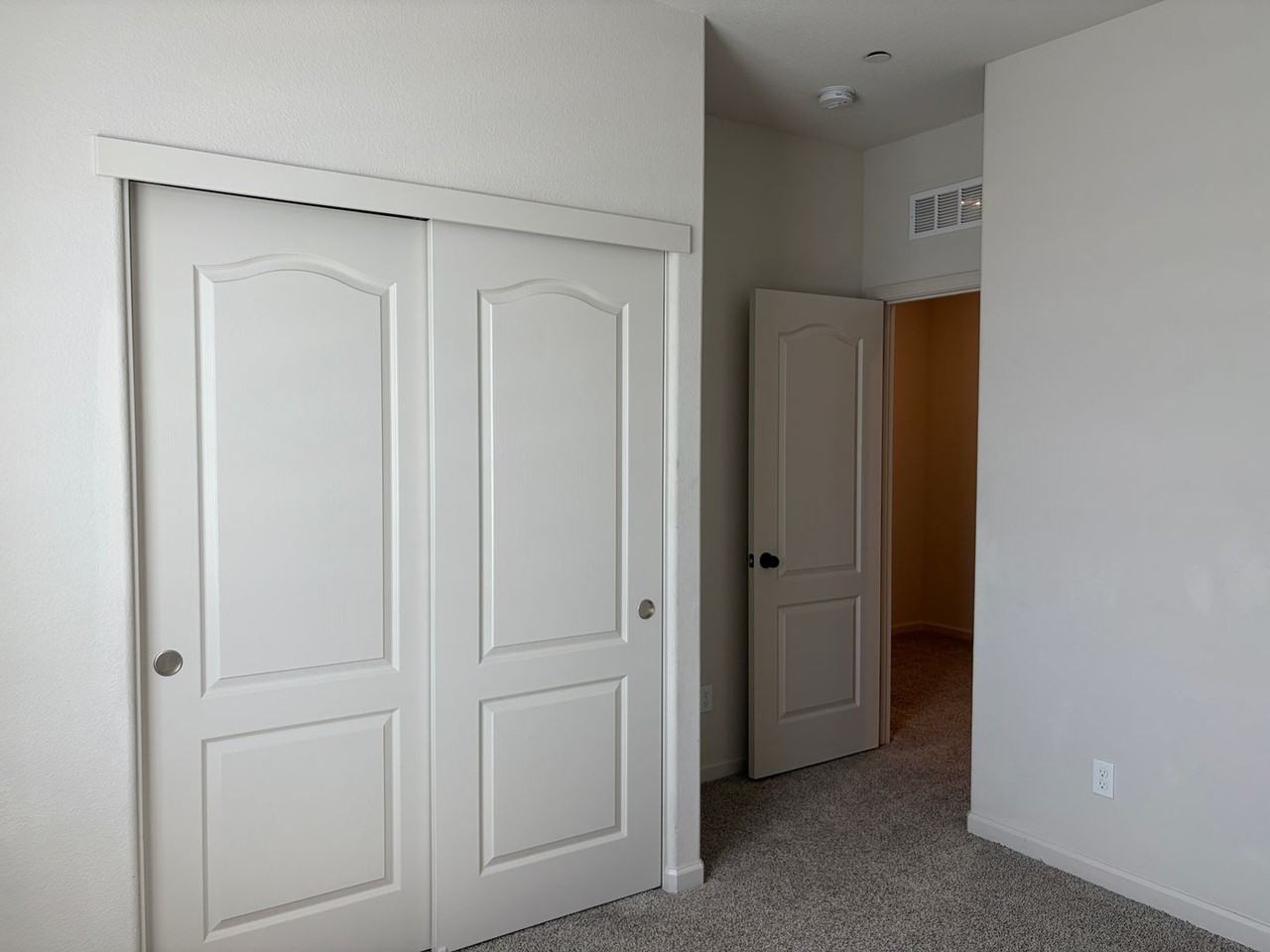 3135 Tinsley St - Photo 6 of 20