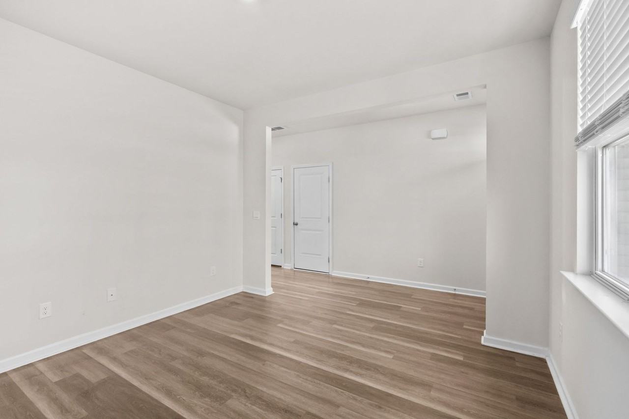 531 Meadowgrass Ct - Photo 5 of 50