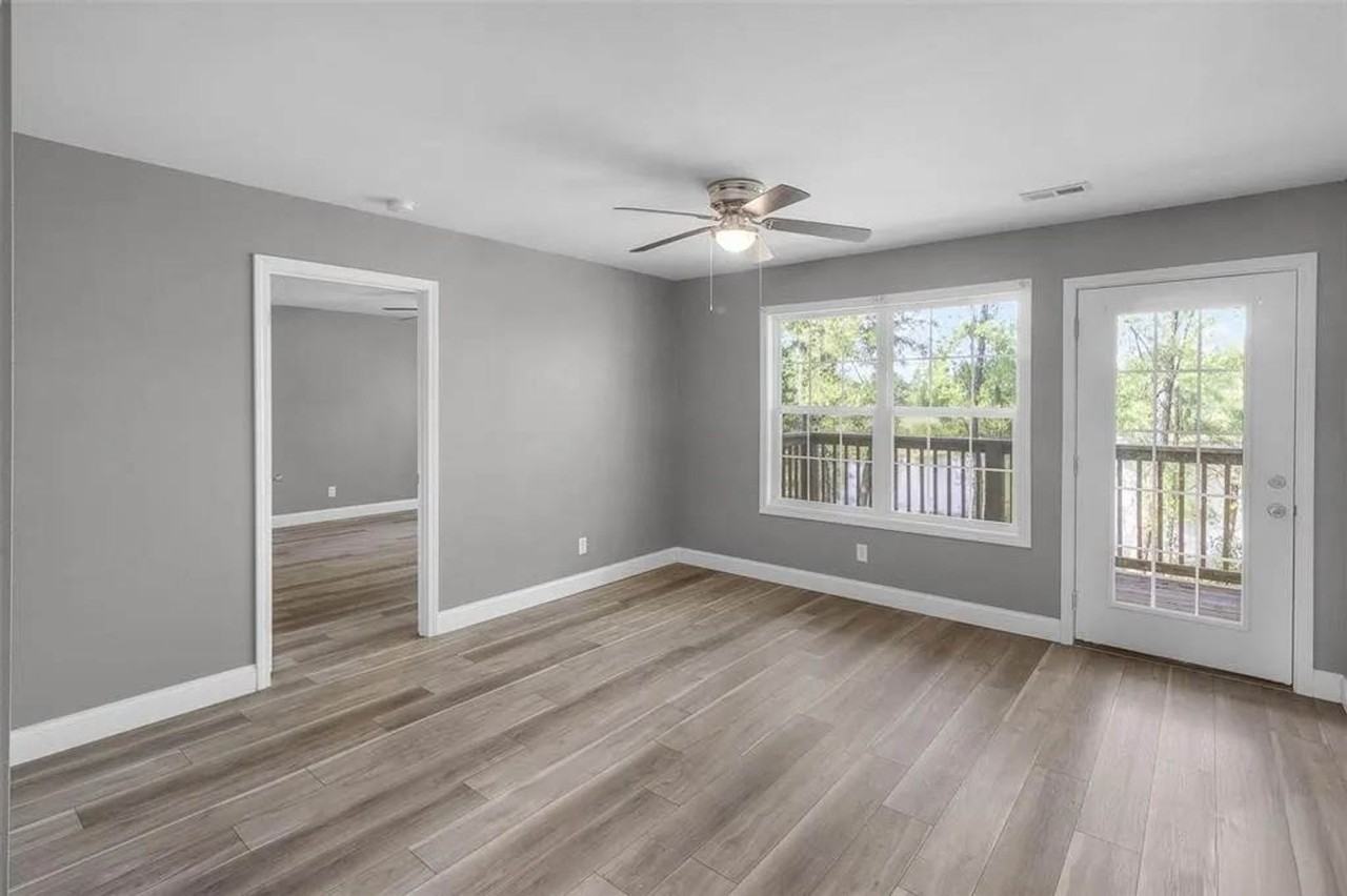 400 E Deerwood Dr - Photo 6 of 13