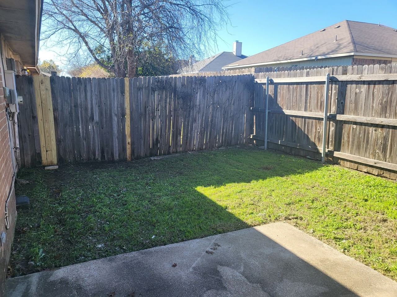 3700 Hulen Park Cir - Photo 3 of 23