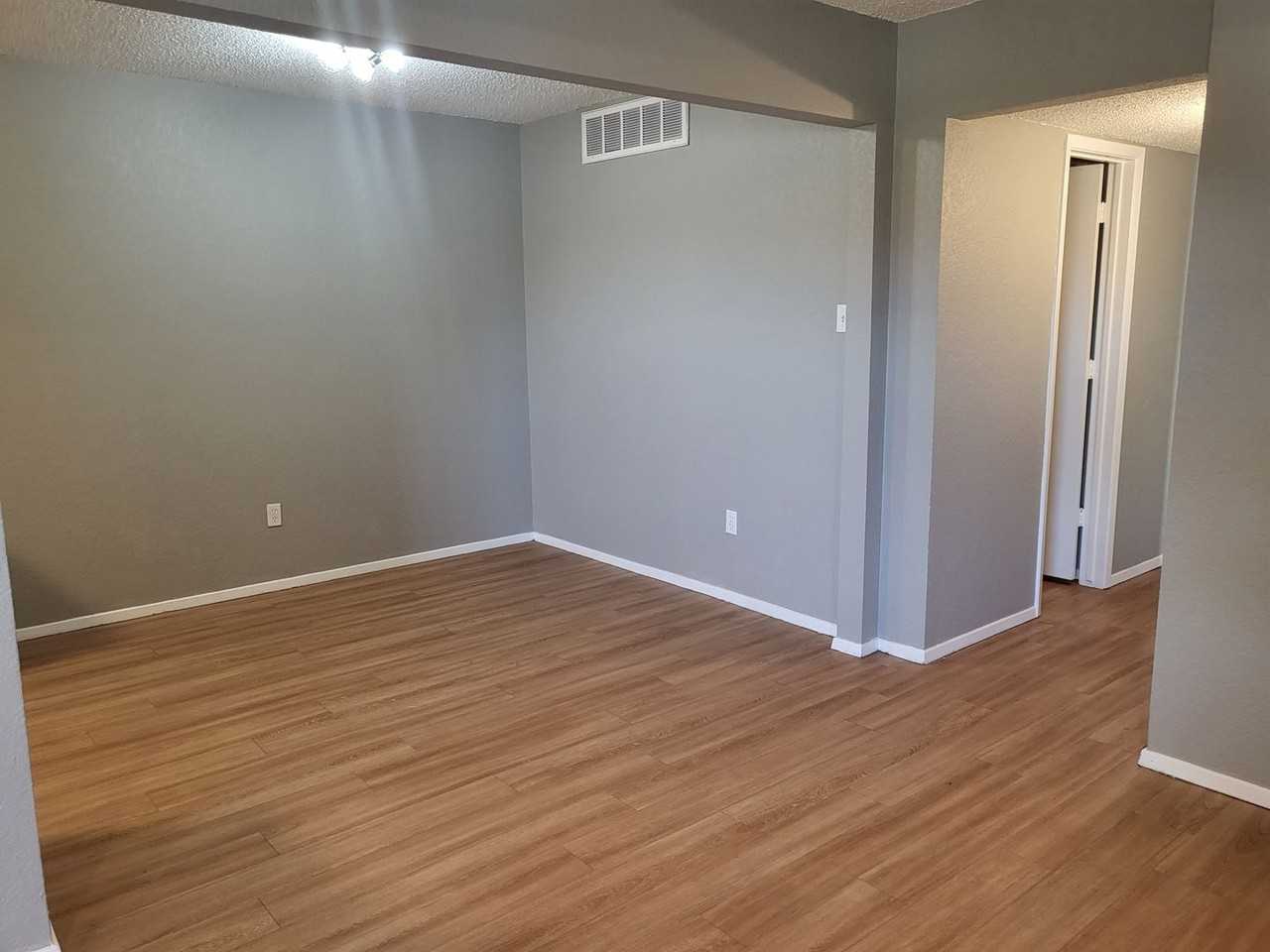 3700 Hulen Park Cir - Photo 6 of 23