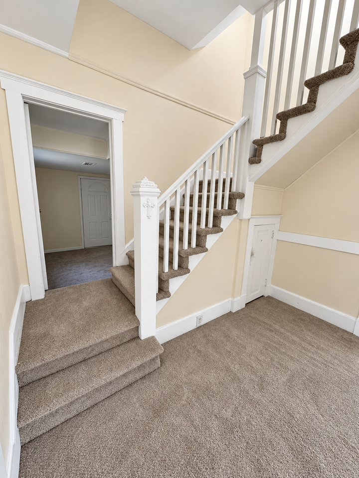 438 N Magnolia Ave - Photo 3 of 17