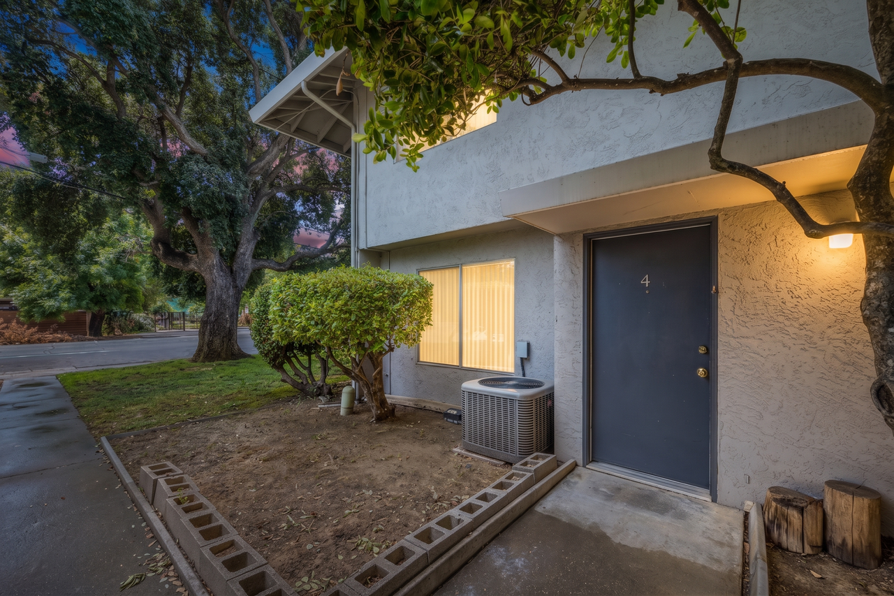Crescent Villa Townhomes - Photo 4 of 50