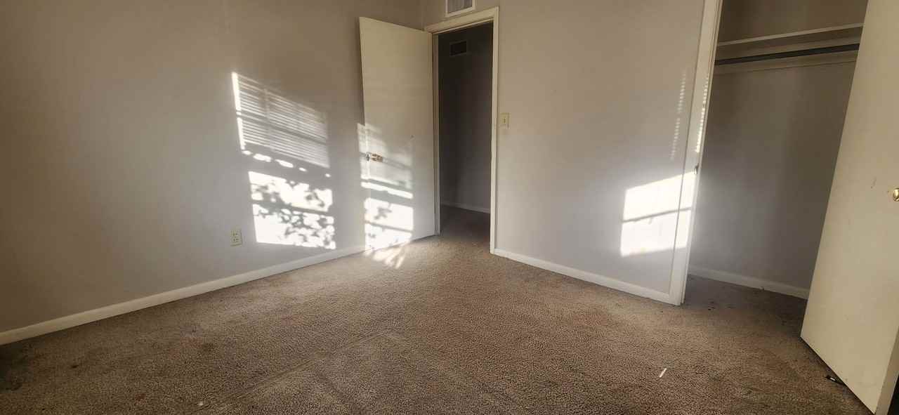 146 N Gow St - Photo 2 of 7