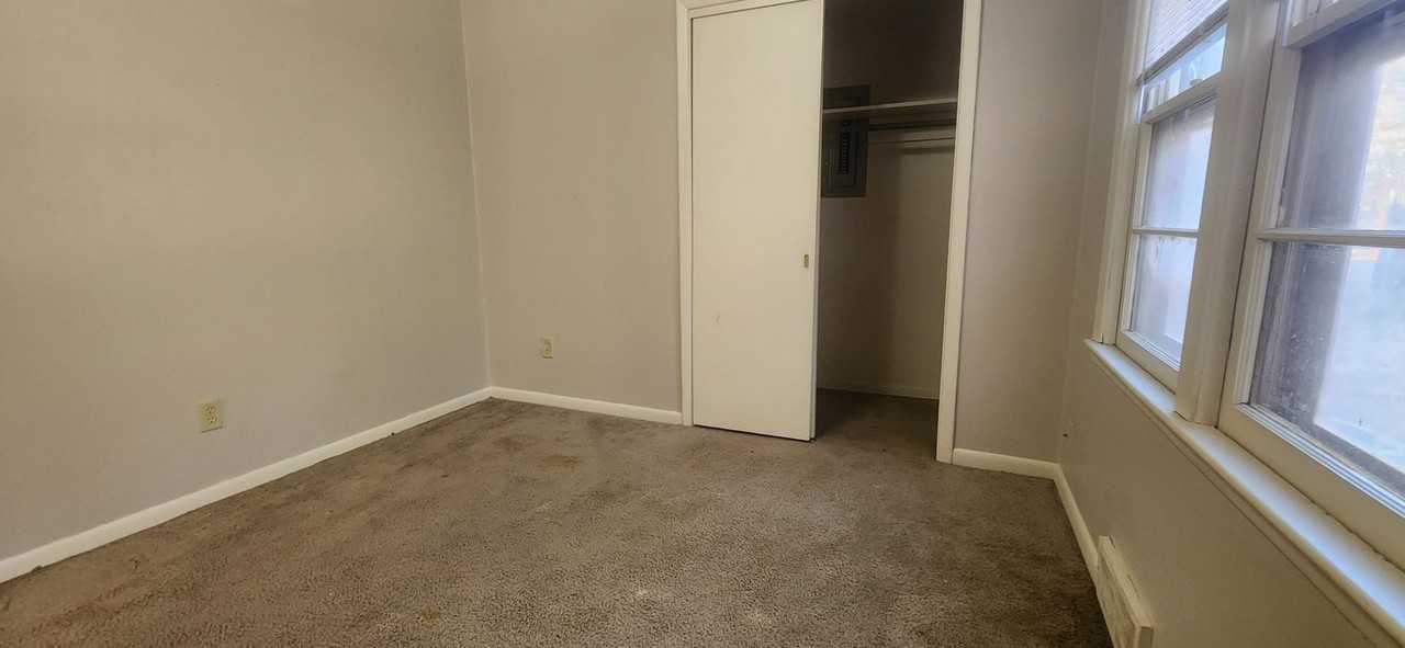 146 N Gow St - Photo 5 of 7