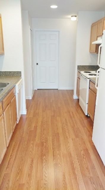 3145 W Dittany Dr - Photo 4 of 9