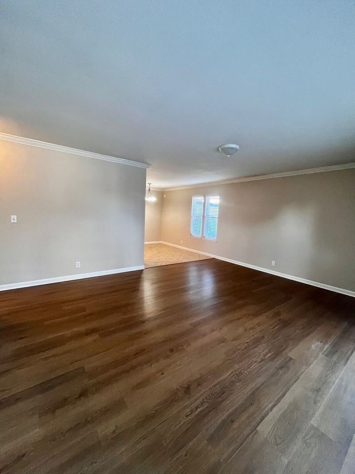1311 Alturas St - Photo 3 of 9