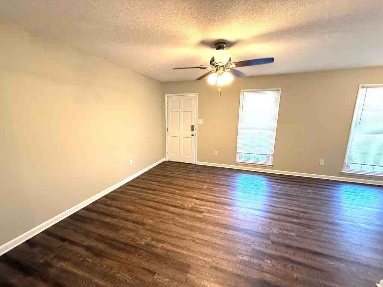 215 Ross Rd - Photo 7 of 19