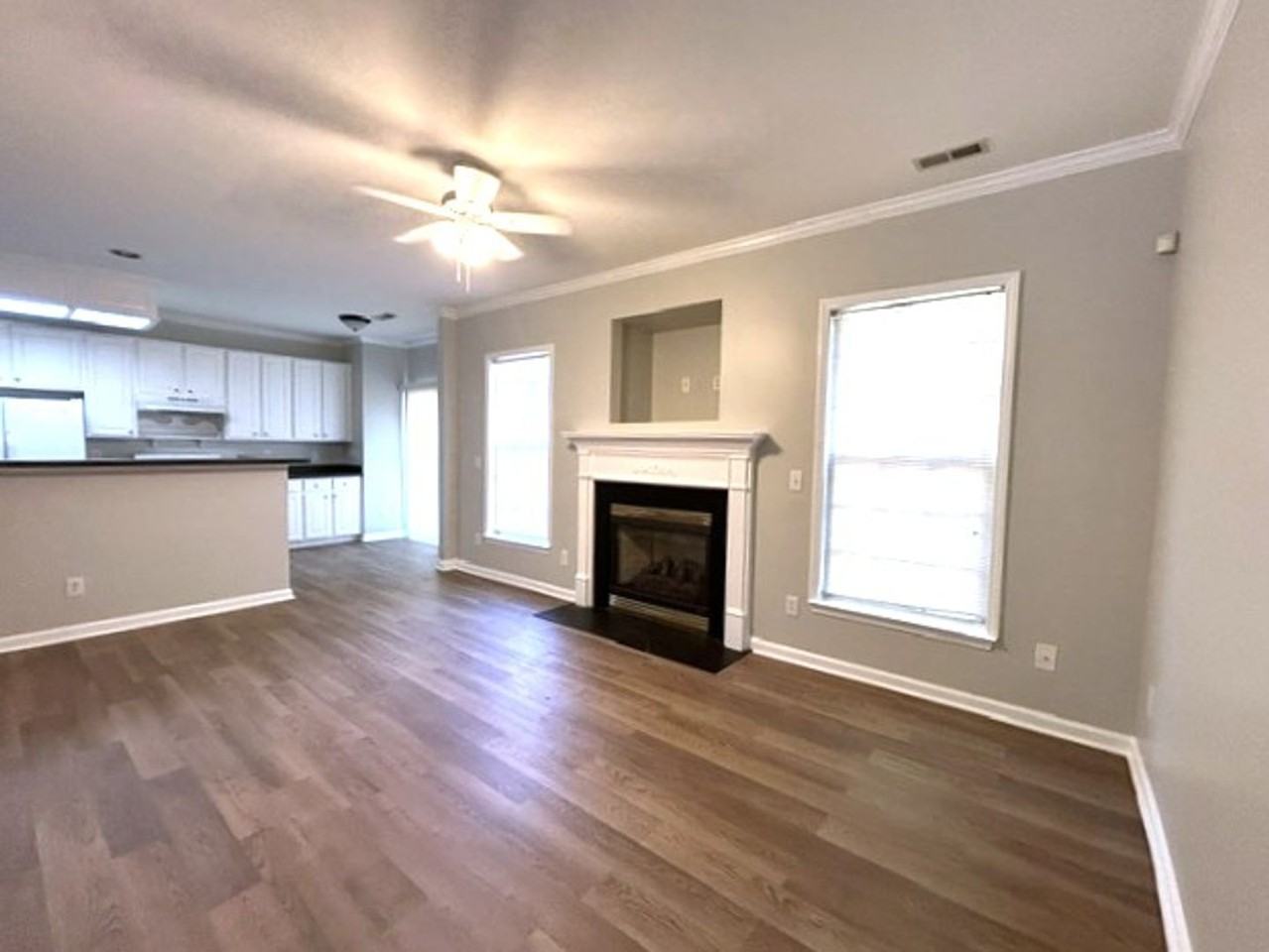 2404 Valley Haven Dr - Photo 2 of 11