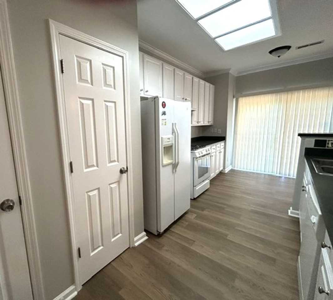 2404 Valley Haven Dr - Photo 4 of 11