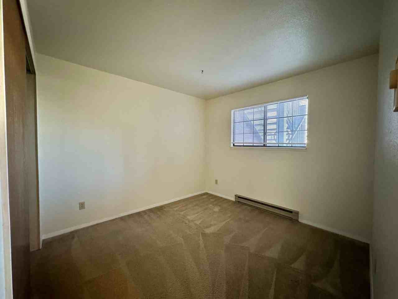 512 Lucca Dr - Photo 2 of 16