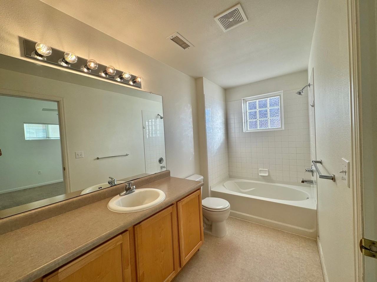 512 Lucca Dr - Photo 7 of 16
