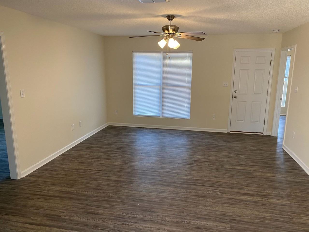 120 Twelve Oaks Ct - Photo 3 of 9
