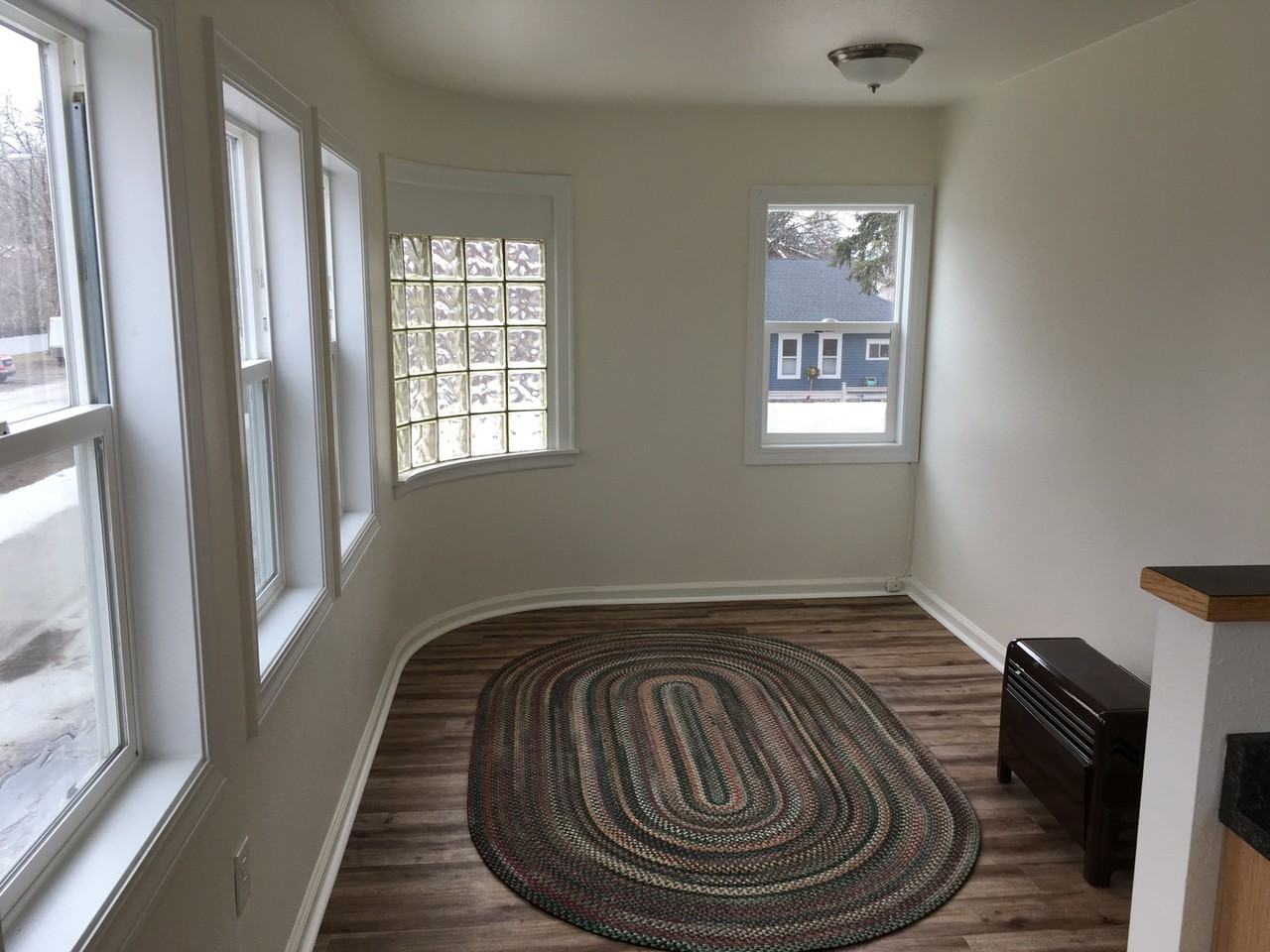 700 Madison St - Photo 4 of 16