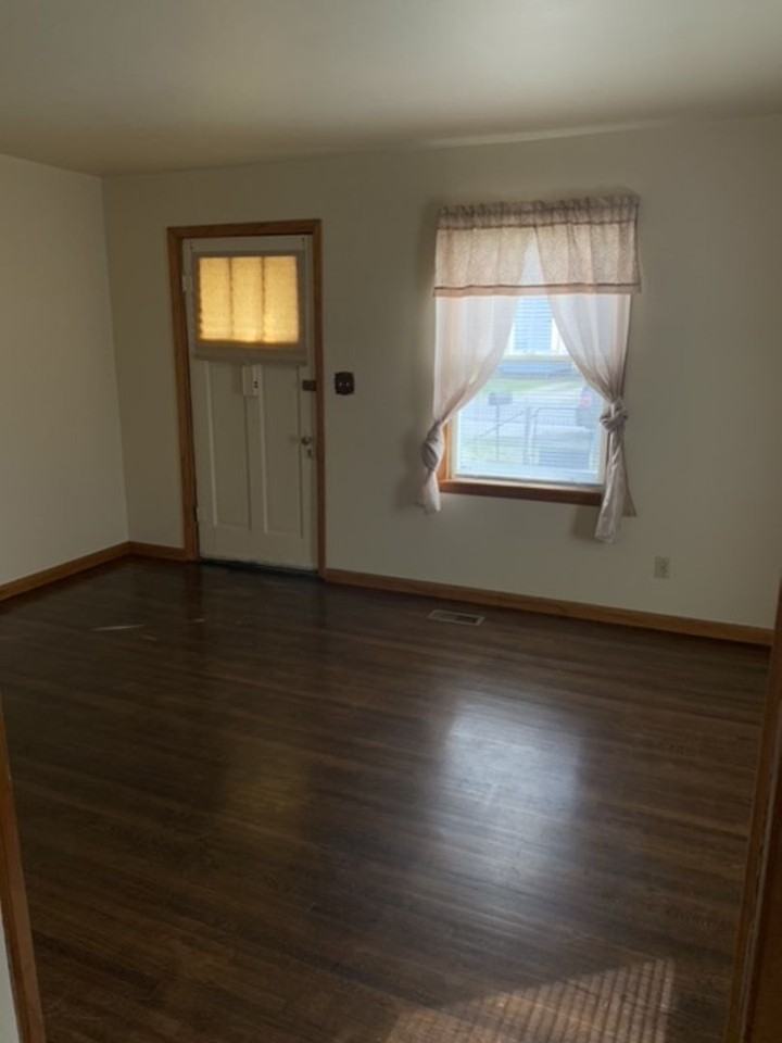 1406 E Missouri St - Photo 2 of 10