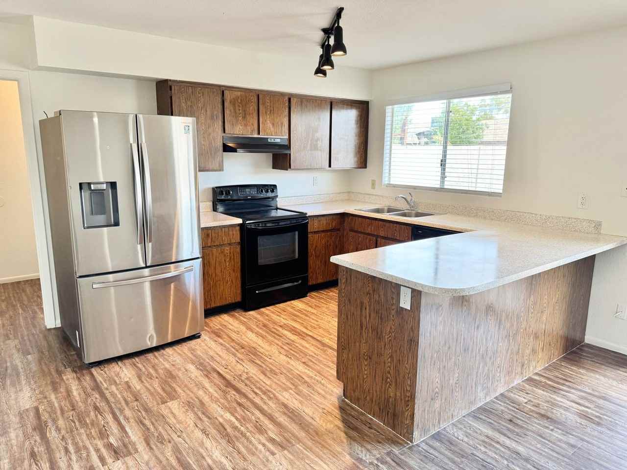 458 W Highland St - Photo 2 of 38