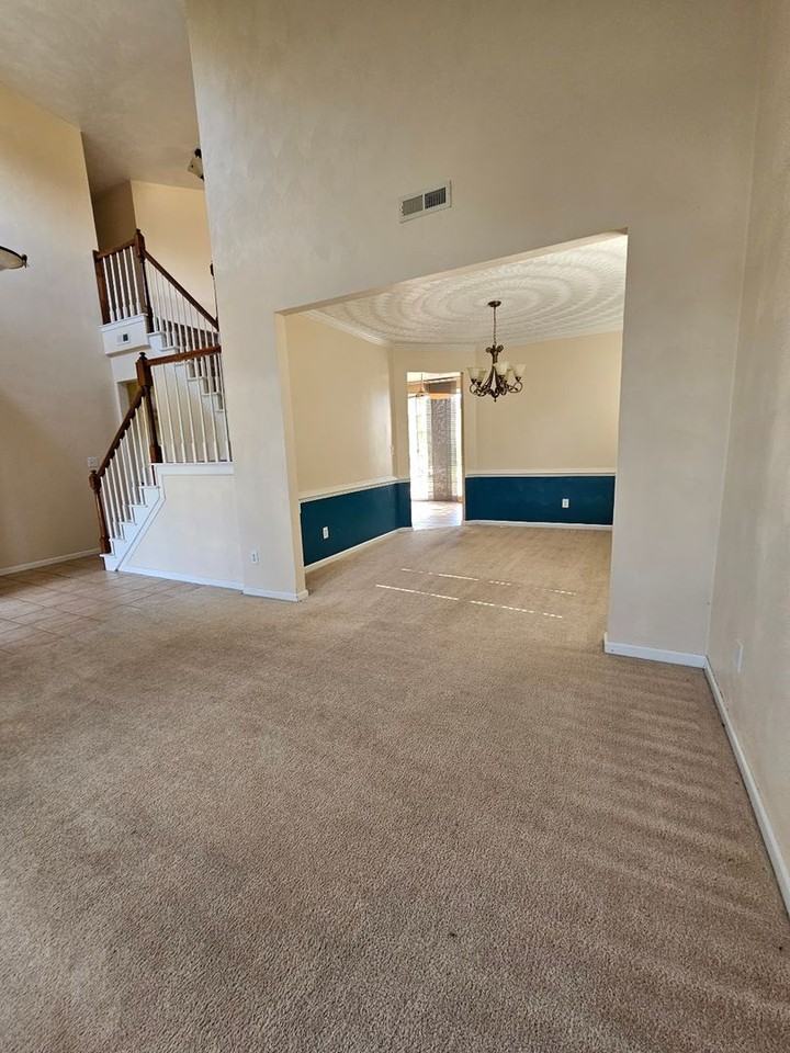 5916 5916 Hampshire Green St. - Photo 3 of 36