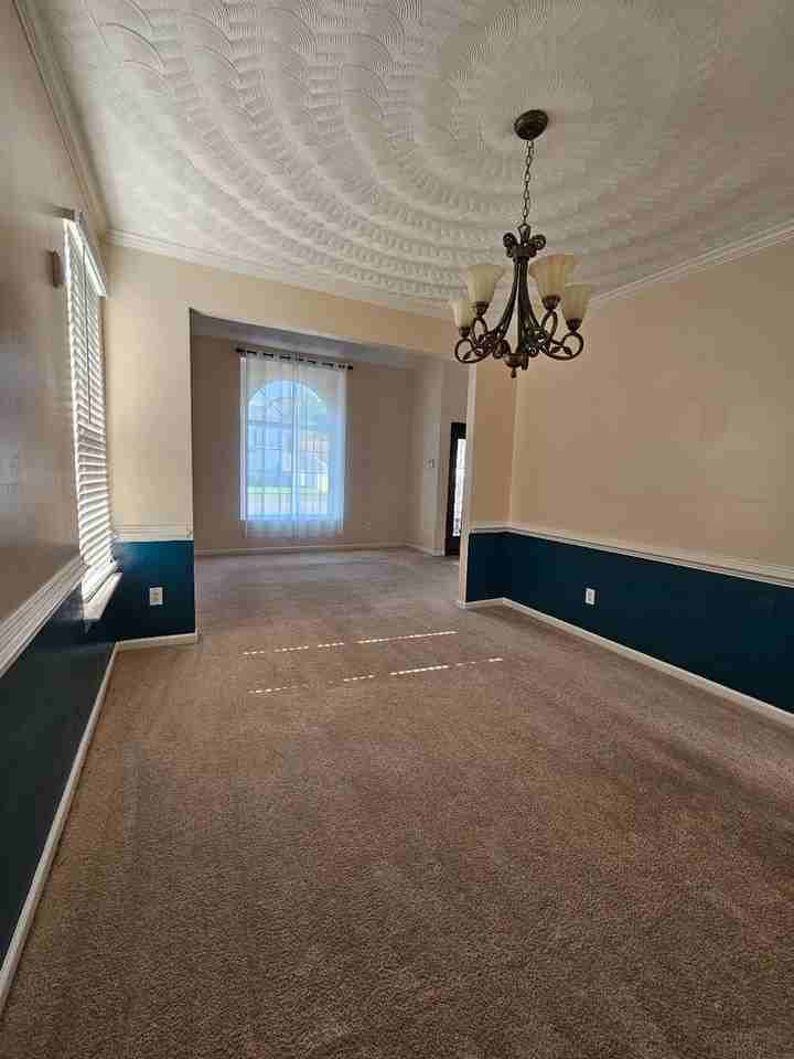 5916 5916 Hampshire Green St. - Photo 7 of 36
