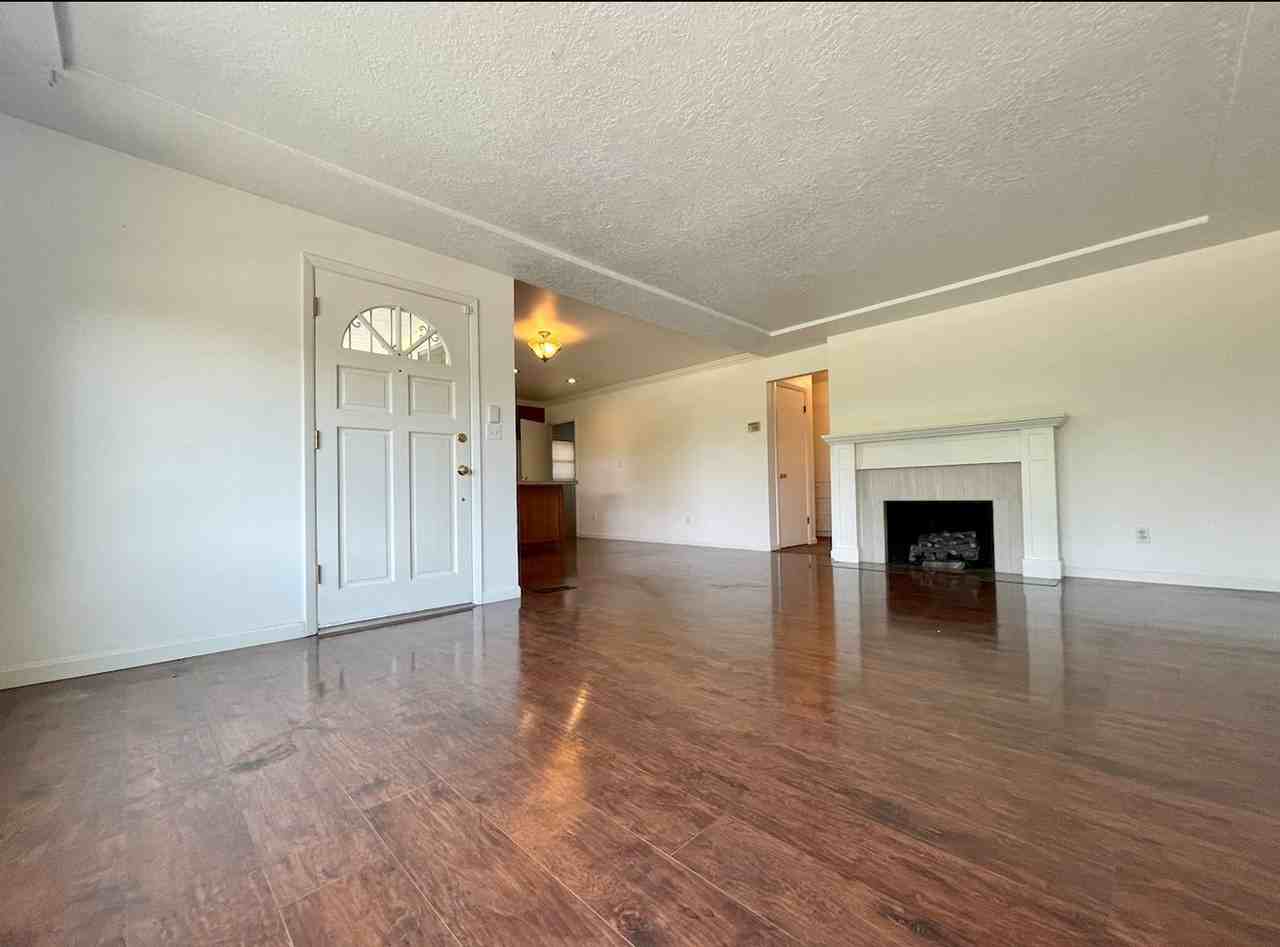 11630 Ne Fremont St - Photo 2 of 33