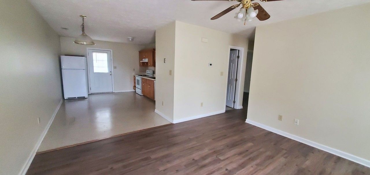 204 Bahia Ln - Photo 3 of 15