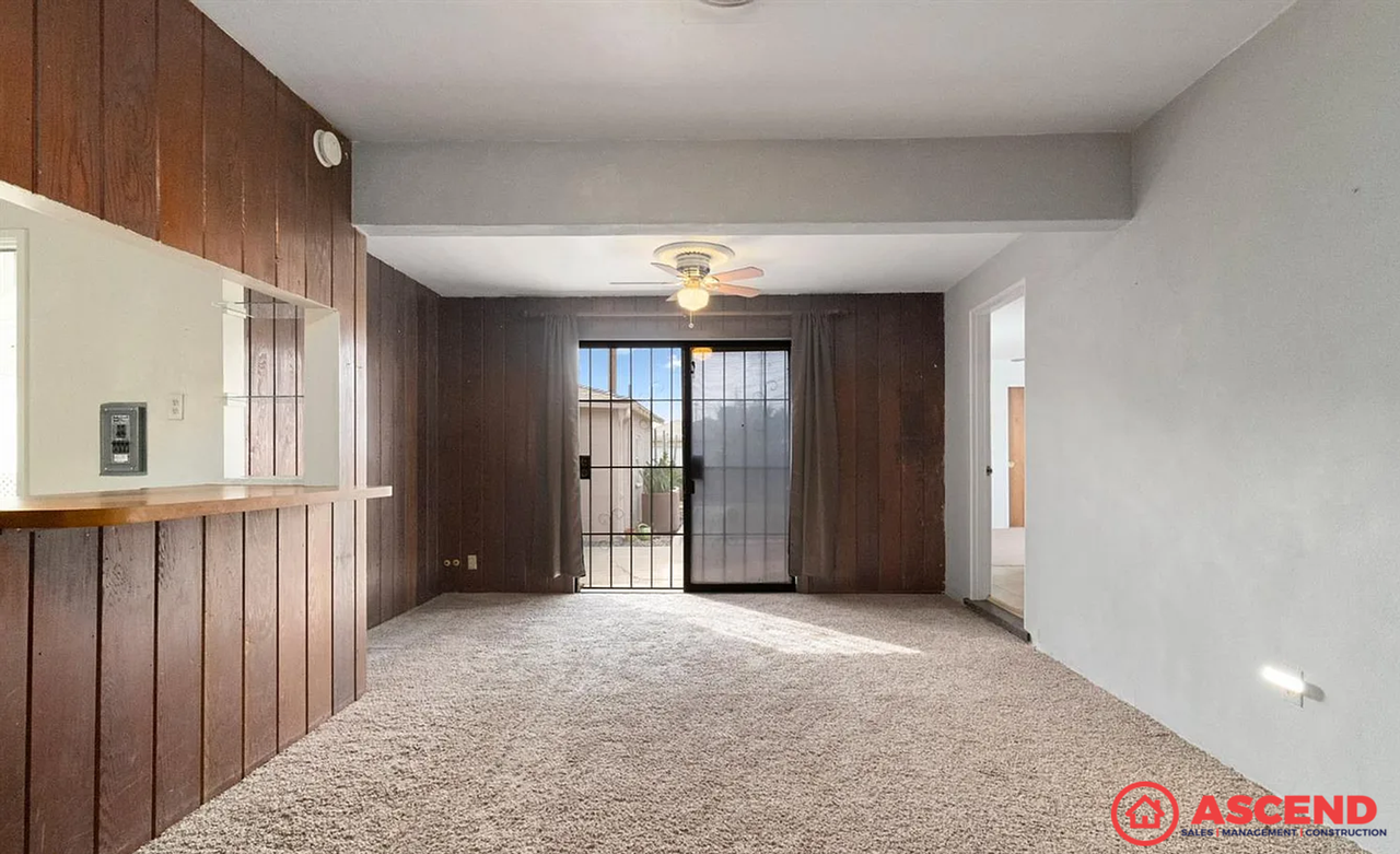 2421 Truxtun Ave - Photo 5 of 16