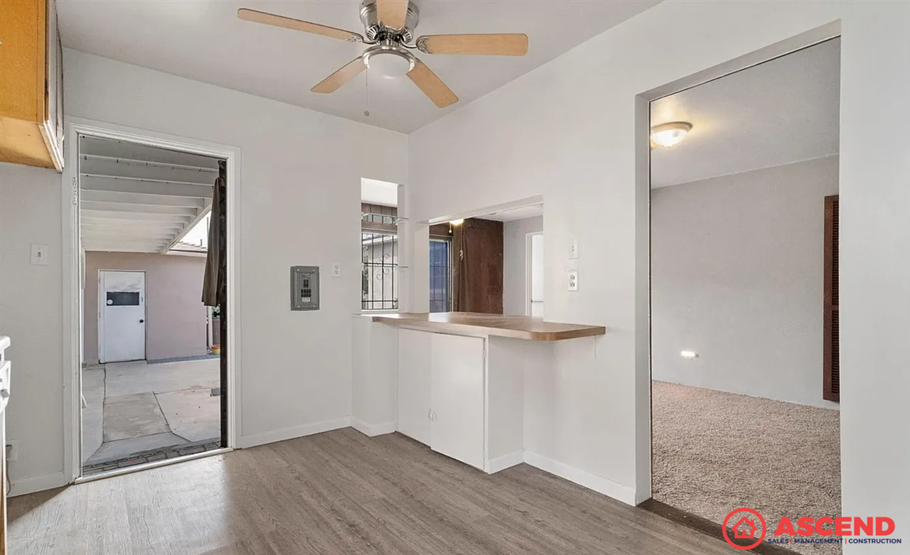 2421 Truxtun Ave - Photo 7 of 16