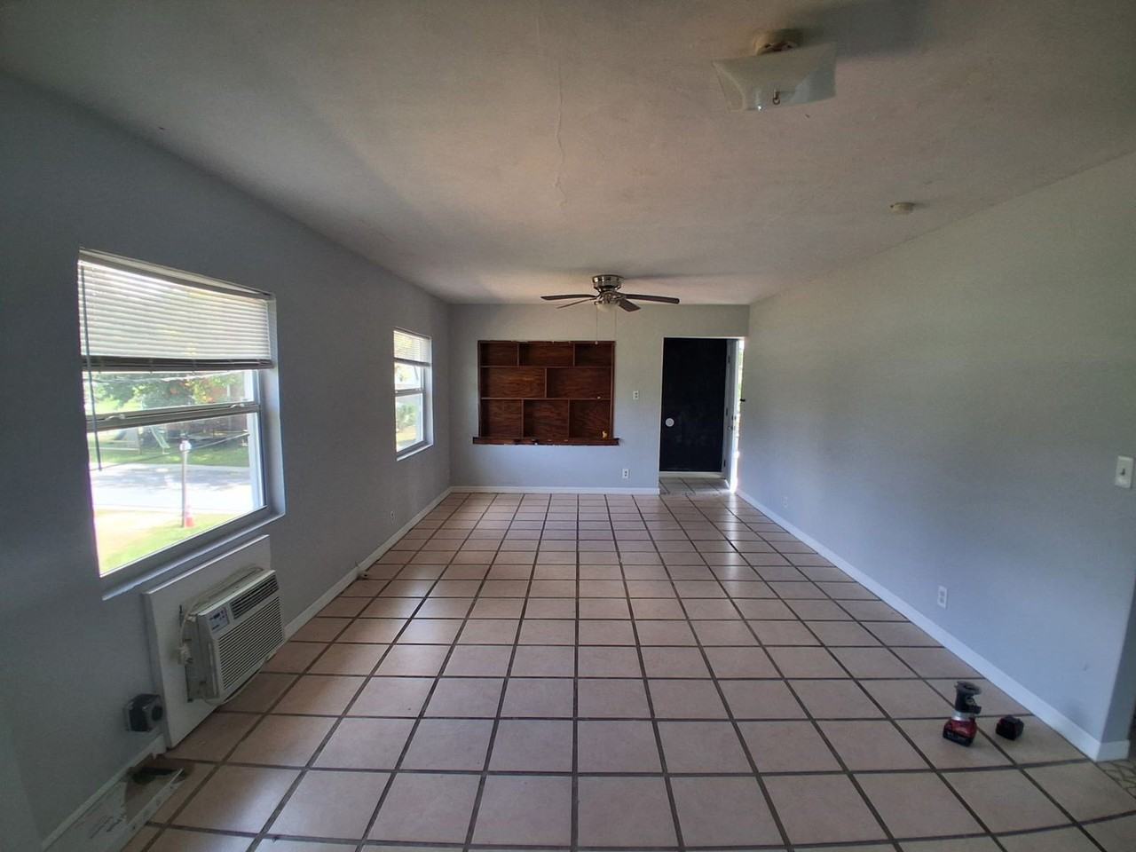 304 S Adelle Ave - Photo 3 of 6