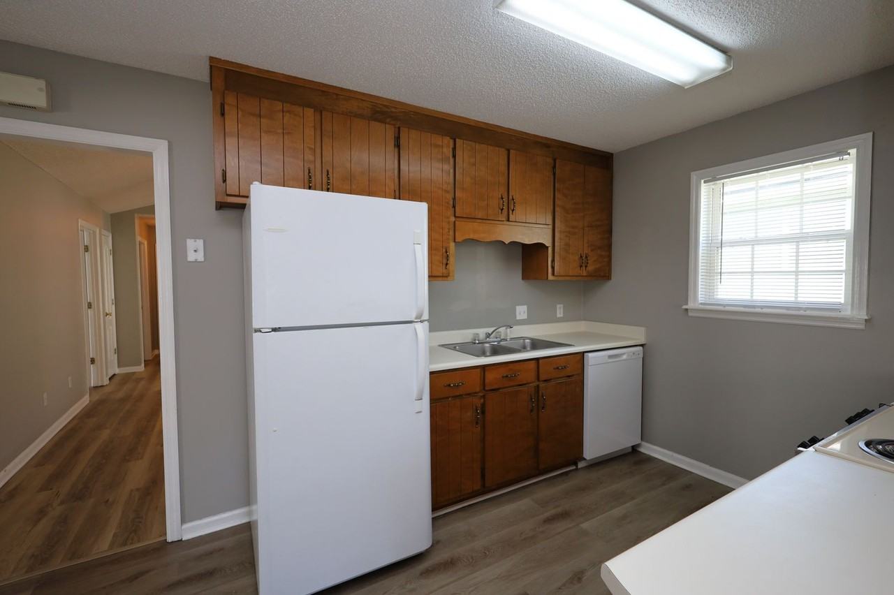1332 Edgewood Dr - Photo 6 of 21