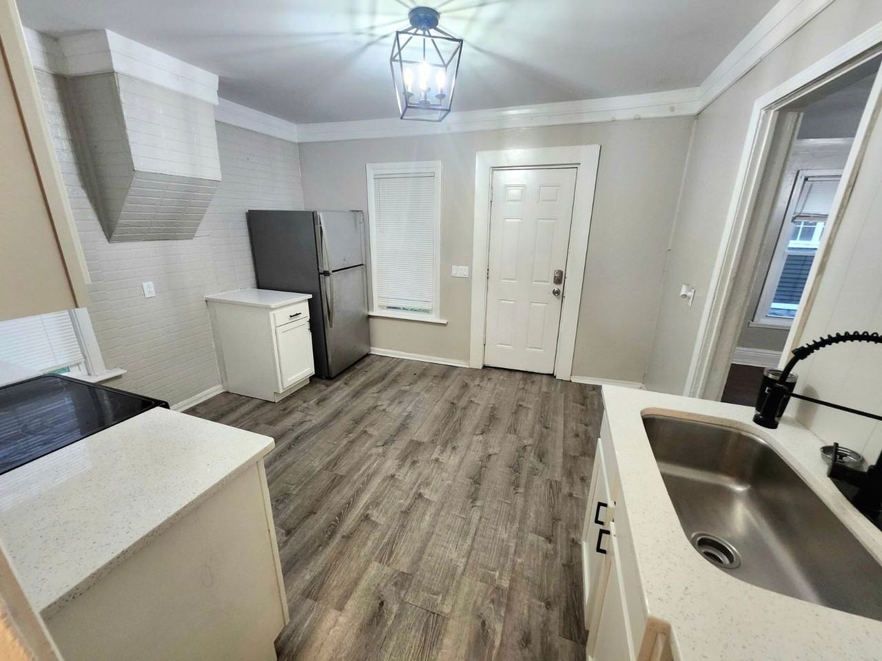 56 Elgin St - Photo 2 of 21