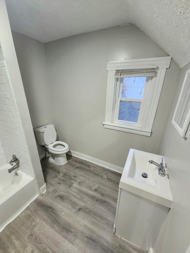 56 Elgin St - Photo 6 of 21