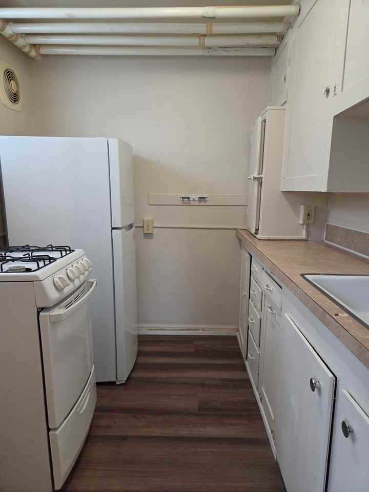 1604 I Street - Photo 4 of 15